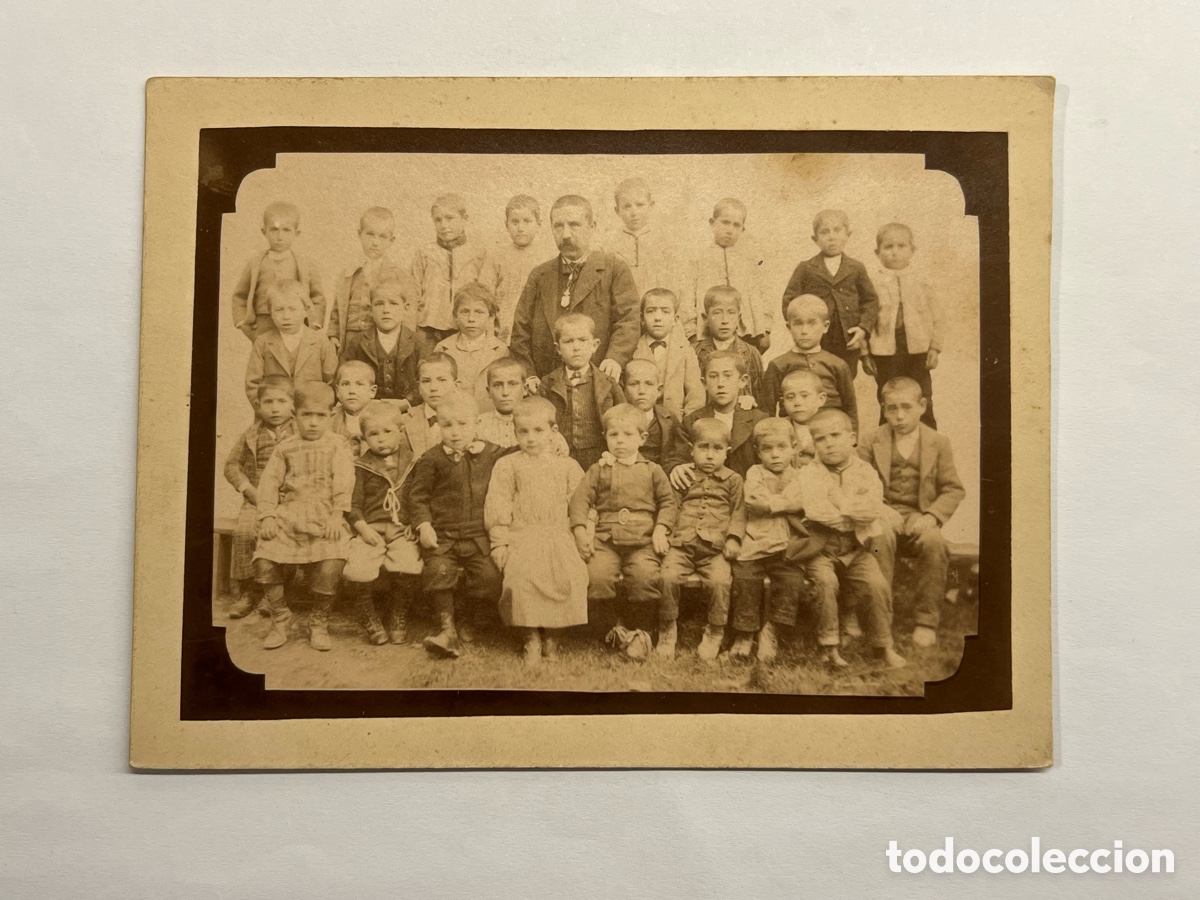 Antique Photography: ESPA&Ntilde;A Recuerdo Escolar, la escuela para unos pocos privilegiados. Maestro y alumnos (fin siglo XIX)