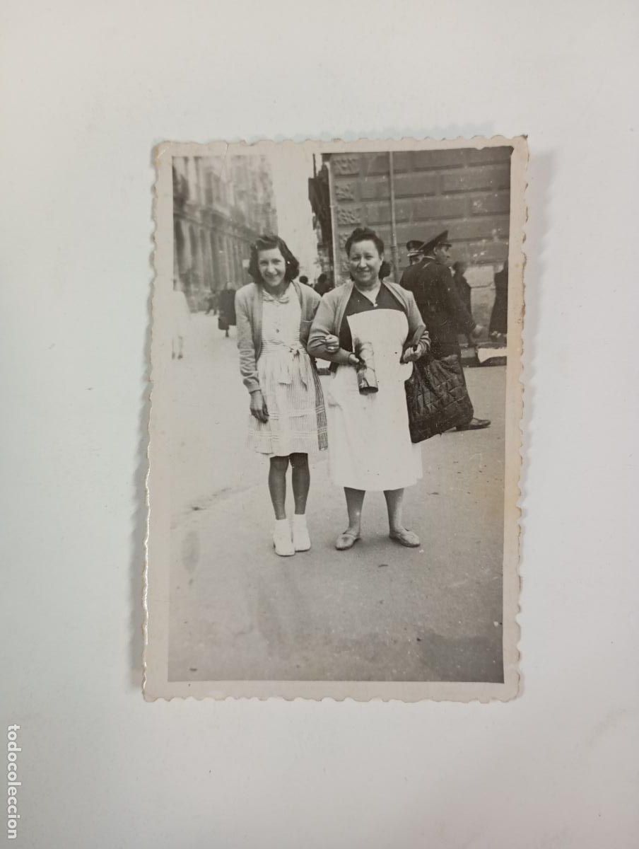 Antique Photography: ANTIGUA FOTOGRAF&Iacute;A 2 MUJERES EN LA CALLE. TDKP27D