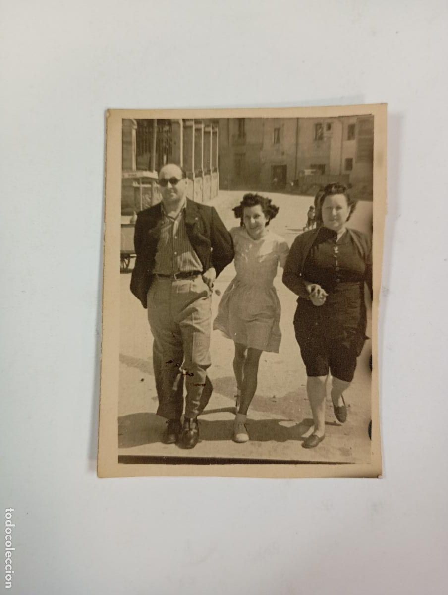 Antique Photography: ANTIGUA FOTOGRAF&Iacute;A 3 PERSONAS EN LA CALLE. TDKP27D