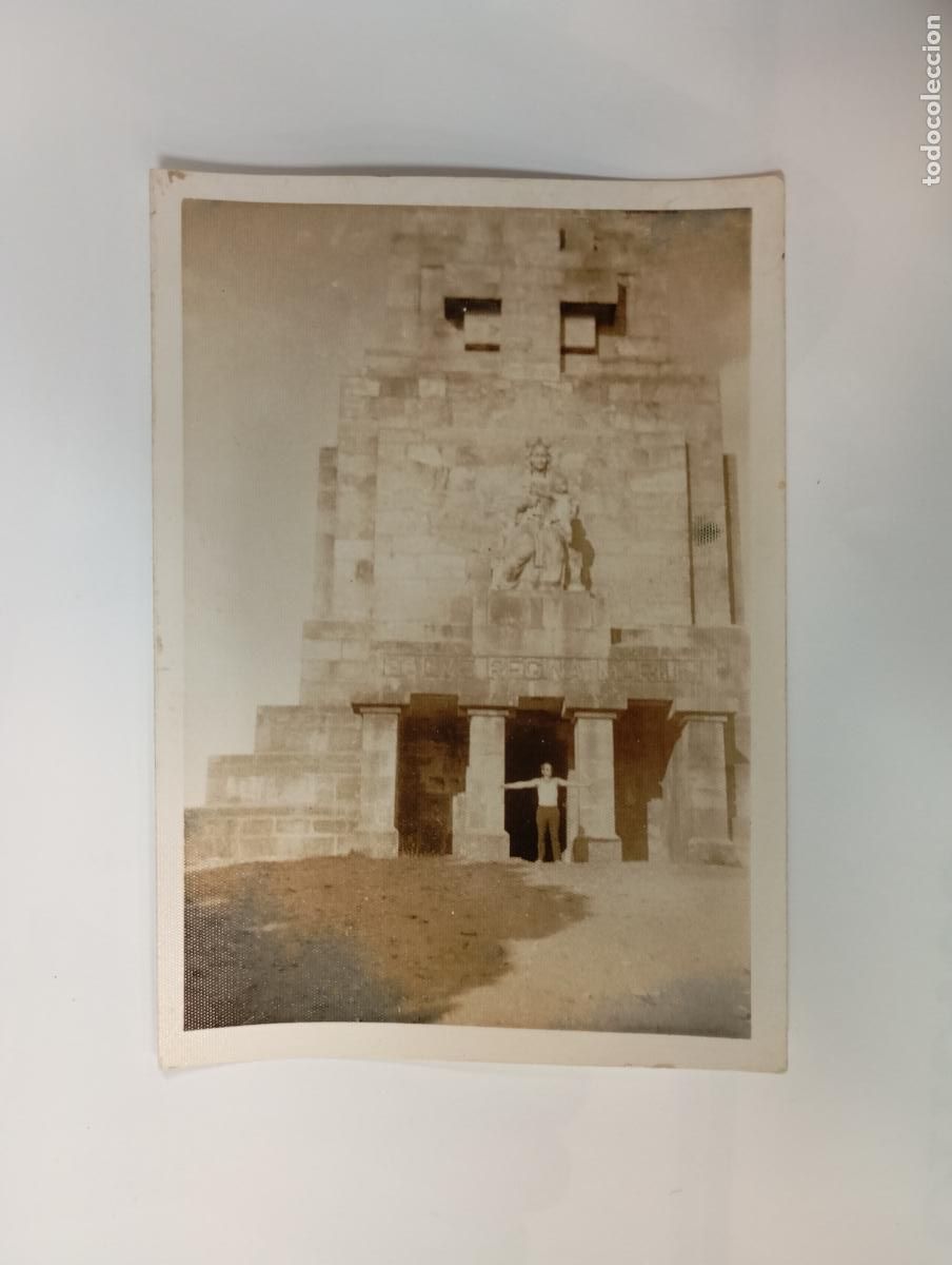 Antique Photography: ANTIGUA FOTOGRAF&Iacute;A HOMBRE EN MONUMENTO. TDKP27F