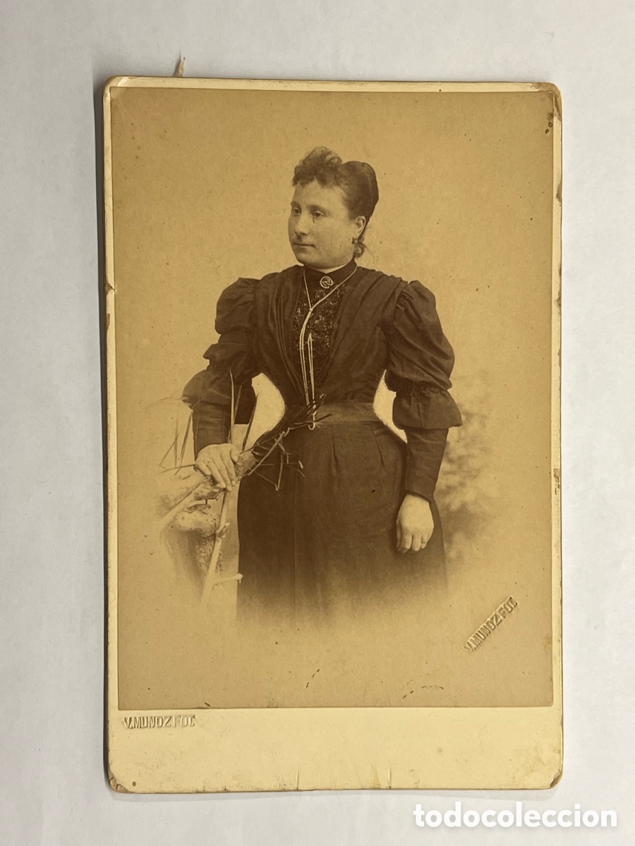 Antique Photography: L&Eacute;RIDA-LLEIDA, V. Mu&ntilde;oz, fot&oacute;grafo.. Fotograf&iacute;a Se&ntilde;ora, Burgues&iacute;a de Lerida. Retrato Gabinete