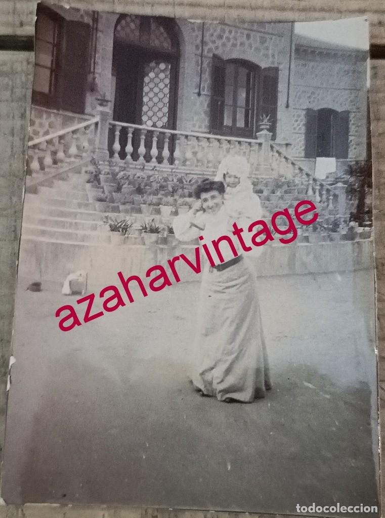 Antique Photography: SIGLO XIX, ALBUMINA SE&Ntilde;ORA CON NI&Ntilde;O A CUESTAS, 60X88MM