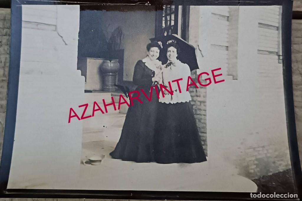 Antique Photography: SIGLO XIX, ALBUMINA SE&Ntilde;ORAS CON SOMBRILLA, 60X88MM