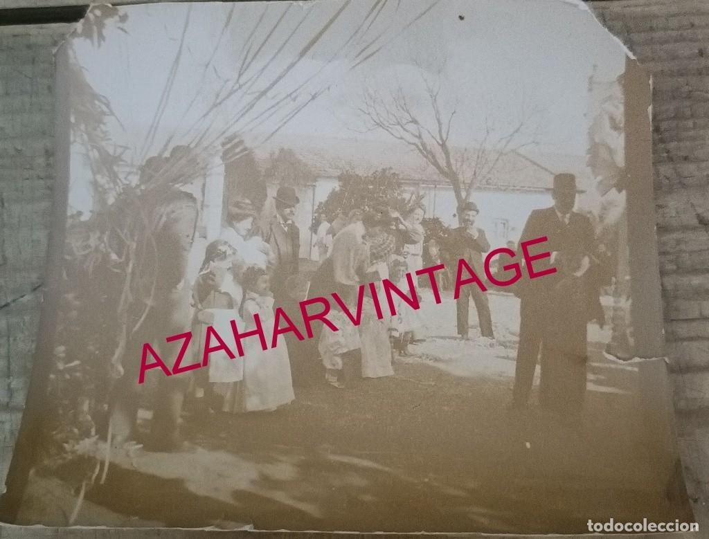 Antique Photography: SIGLO XIX,ALBUMINA, NI&Ntilde;OS EN EL PATIO DEL CORTIJO, 96X84MM