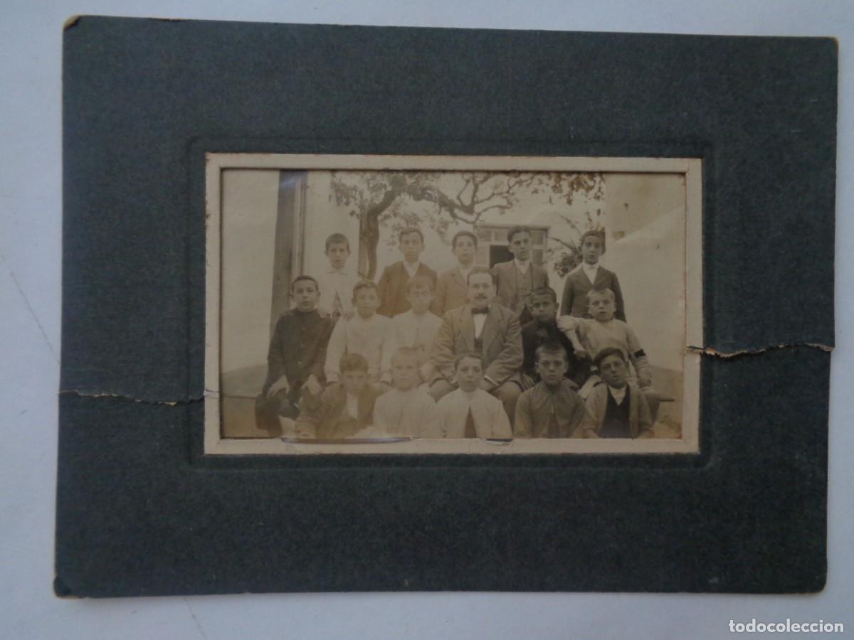 Fotografia antica: FOTO ESCOLAR : NI&Ntilde;OS CON SU MAESTRO, SIGLO XIX