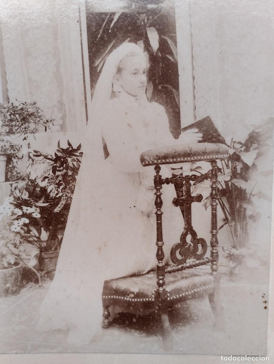 Fotografia antica: Fotograf&iacute;a antigua de una ni&ntilde;a de comuni&oacute;n, finales del siglo XIX