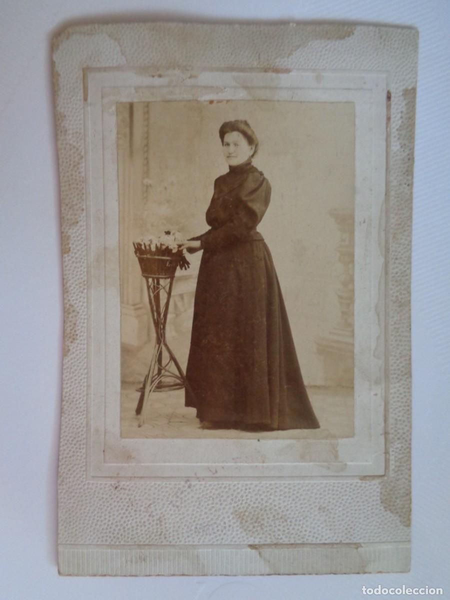Fotografia antica: PRECIOSA FOTO DE ESTUDIO DE SE&Ntilde;ORA DE LUTO DEL SIGLO XIX