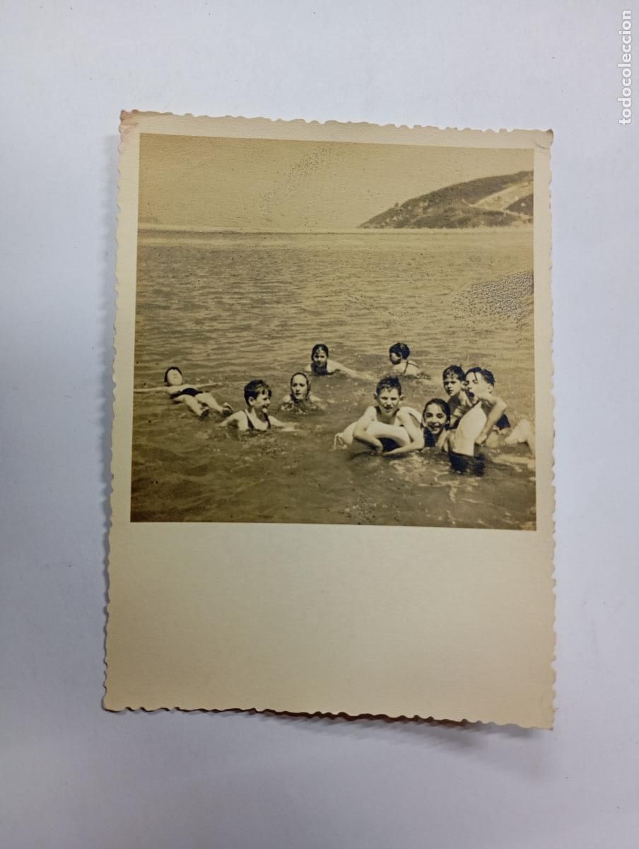 Fotografia antica: ANTIGUA FOTOGRAF&Iacute;A NI&Ntilde;OS PLAYA BA&Ntilde;&Aacute;NDOSE. TDKP27L