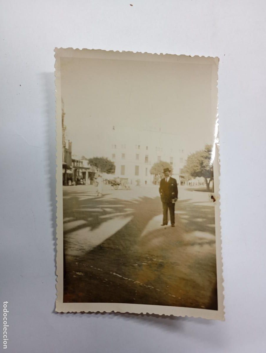 Fotografia antica: ANTIGUA FOTOGRAF&Iacute;A HOMBRE EN LA CALLE. TDKP27L