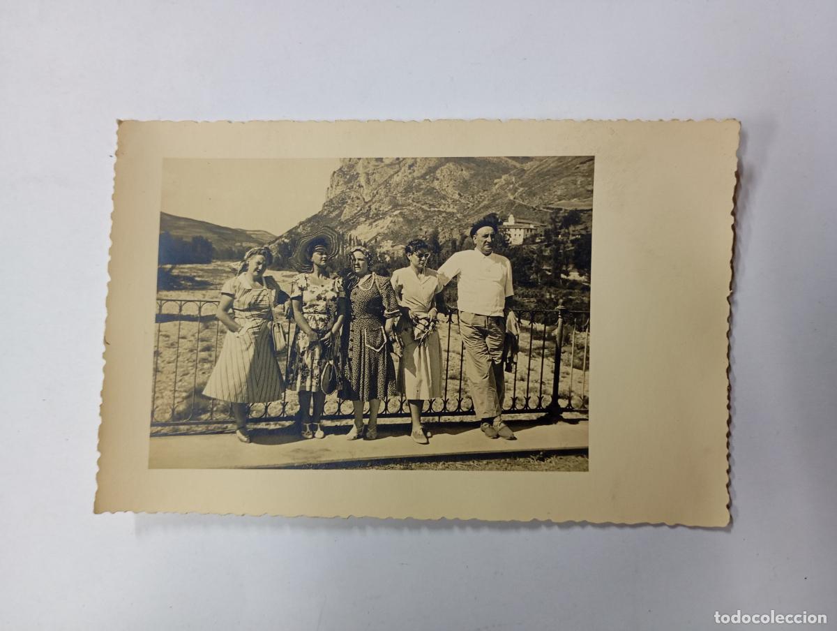 Fotografia antica: ANTIGUA FOTOGRAF&Iacute;A FAMILIA SOBRE PUENTE. TDKP27L