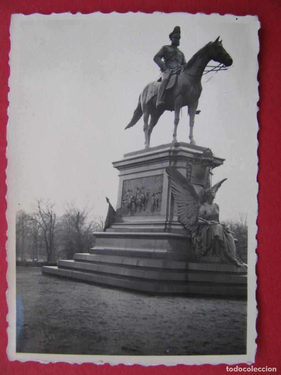 Fotografia antica: ANTIGUA FOTOGRAF&Iacute;A DE ALEMANIA. CIUDAD POTSDAM. MONUMENTO AL KAISER WILHELM I. A&Ntilde;OS 1930 O 40. 8,5X6