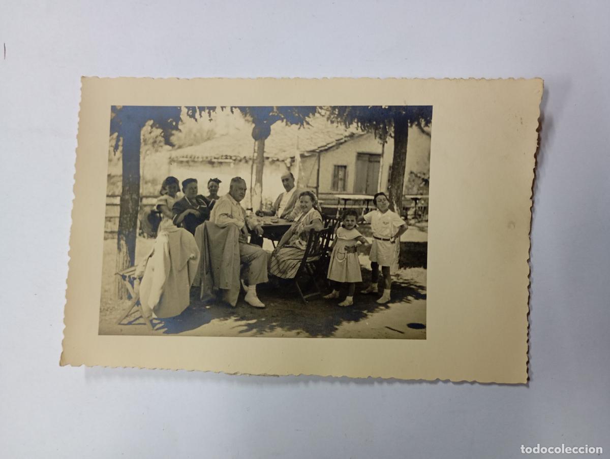 Fotografia antica: ANTIGUA FOTOGRAF&Iacute;A FAMILIA EN TORNO A UNA MESA. TDKP27L