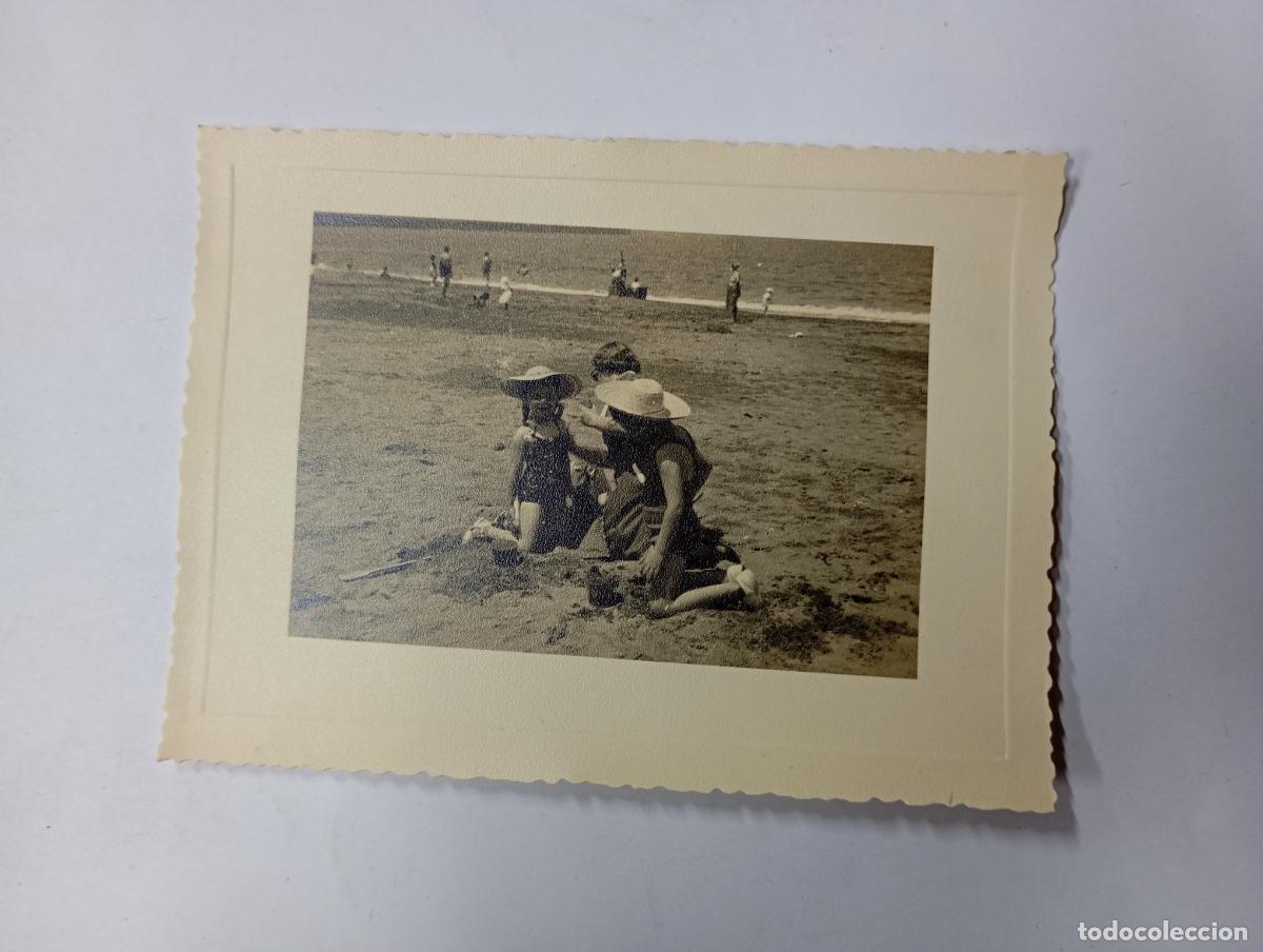 Fotografia antica: ANTIGUA FOTOGRAF&Iacute;A FAMILIA EN LA PLAYA. TDKP27L