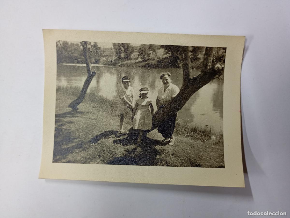 Fotografia antica: ANTIGUA FOTOGRAF&Iacute;A FAMILIA EN LA R&Iacute;A. FOTO SAEZ BILBAO. TDKP27L