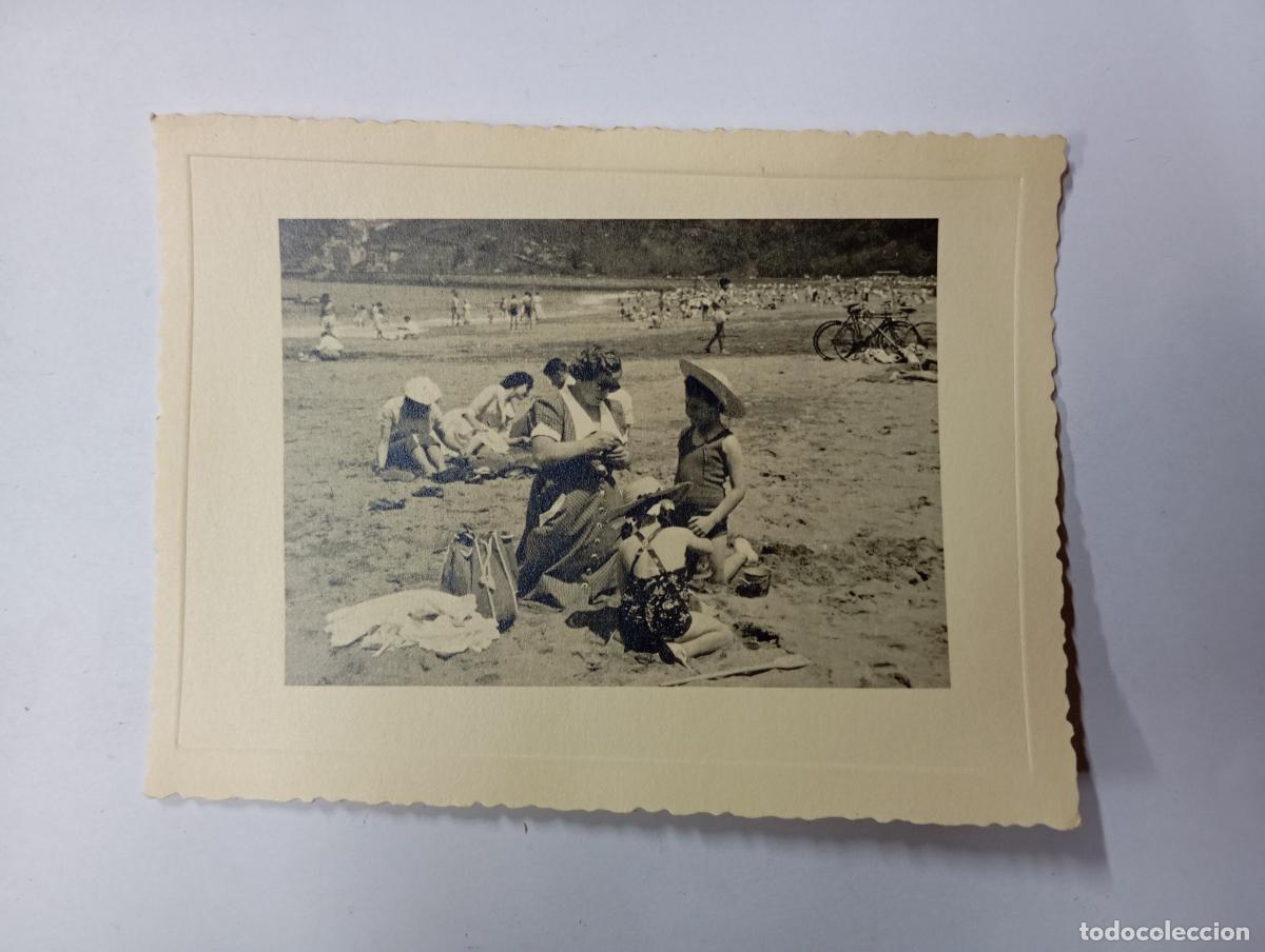 Fotografia antica: ANTIGUA FOTOGRAF&Iacute;A FAMILIA EN LA PLAYA. FOTO SAEZ BILBAO. TDKP27L