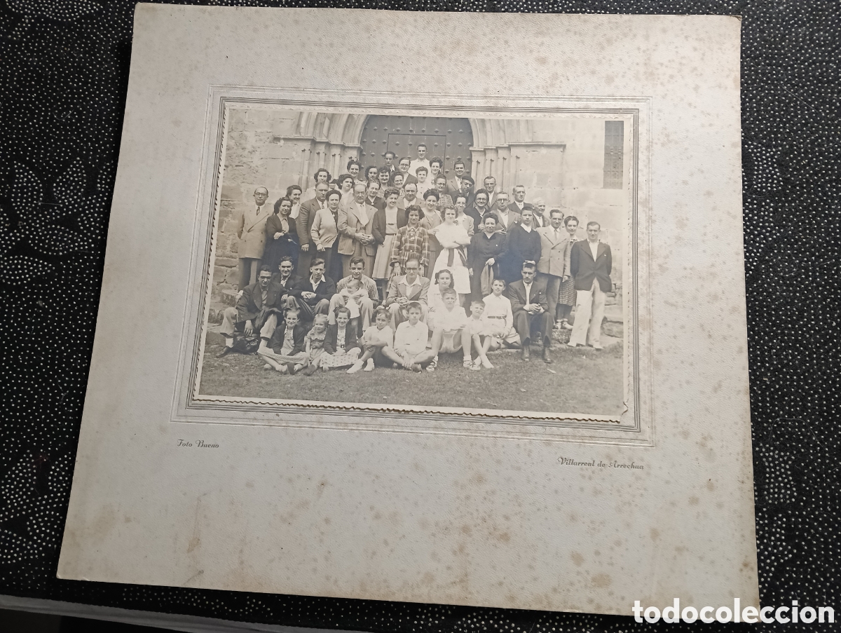 Fotografia antica: Fotograf&iacute;a familiar con el alcalde Juan Unanue Andueza con amigos y familiares en la Iglesia de Zuma