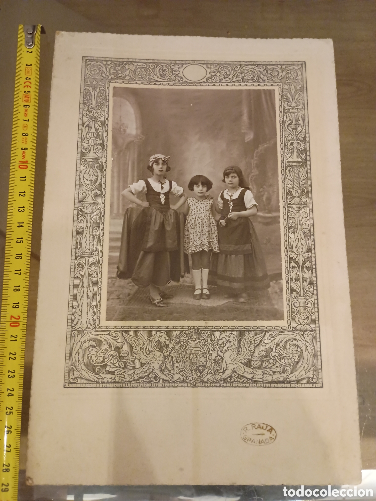Fotografia antiga: CA retrato 3 ni&ntilde;as por Ram&oacute;n Raja, Granada. A&ntilde;os 20. Berja. Santisteban del Puerto. Fotograf&iacute;a