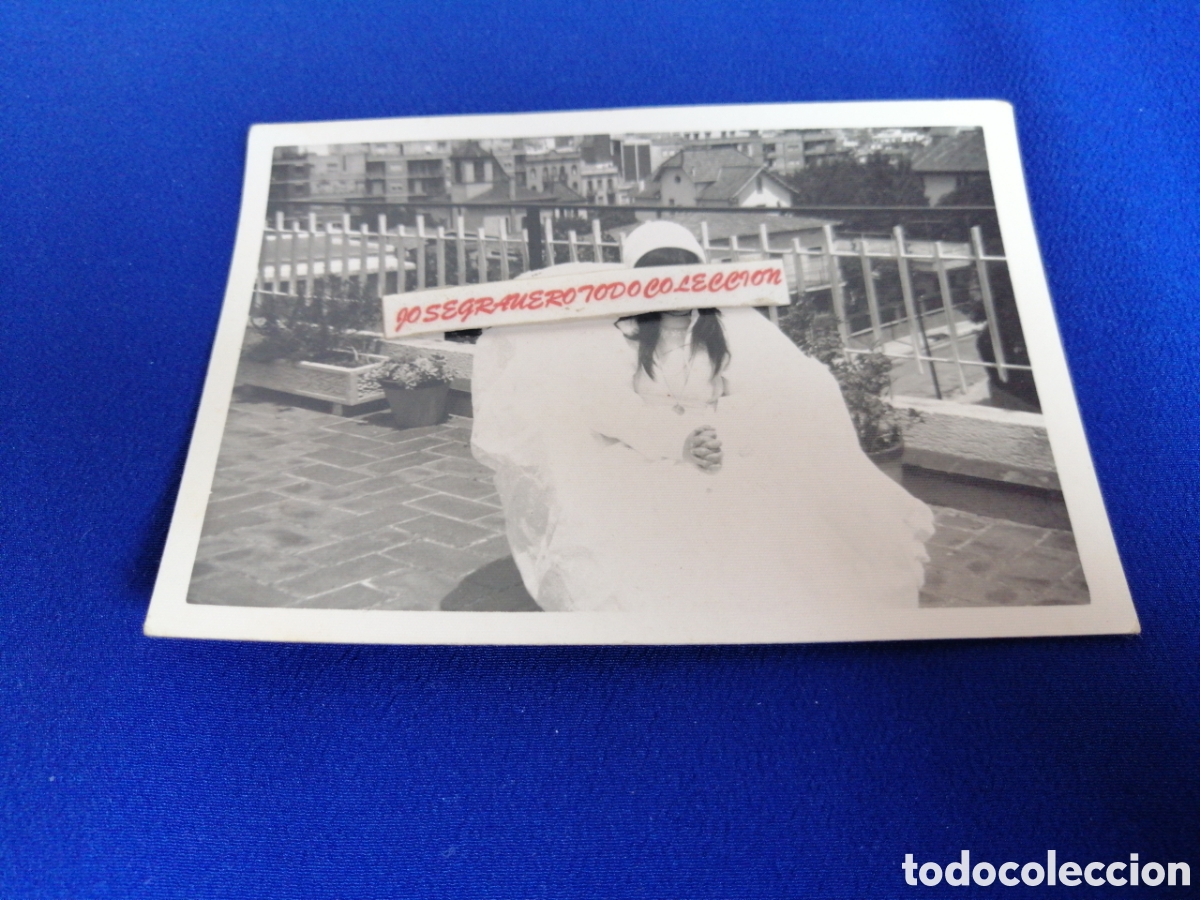 Fotografia antiga: COMUNI&Oacute;N NI&Ntilde;A MODELO POSANDO FOTOGRAF&Iacute;A ANTIGUA SIGLO PASADO