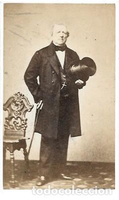Fotografia antica: SE&Ntilde;OR POSANDO DE CUERPO ENTERO CON BASTON Y SOMBRERO DE COPA. SOBRE 1880 - ALBUMINA-4217
