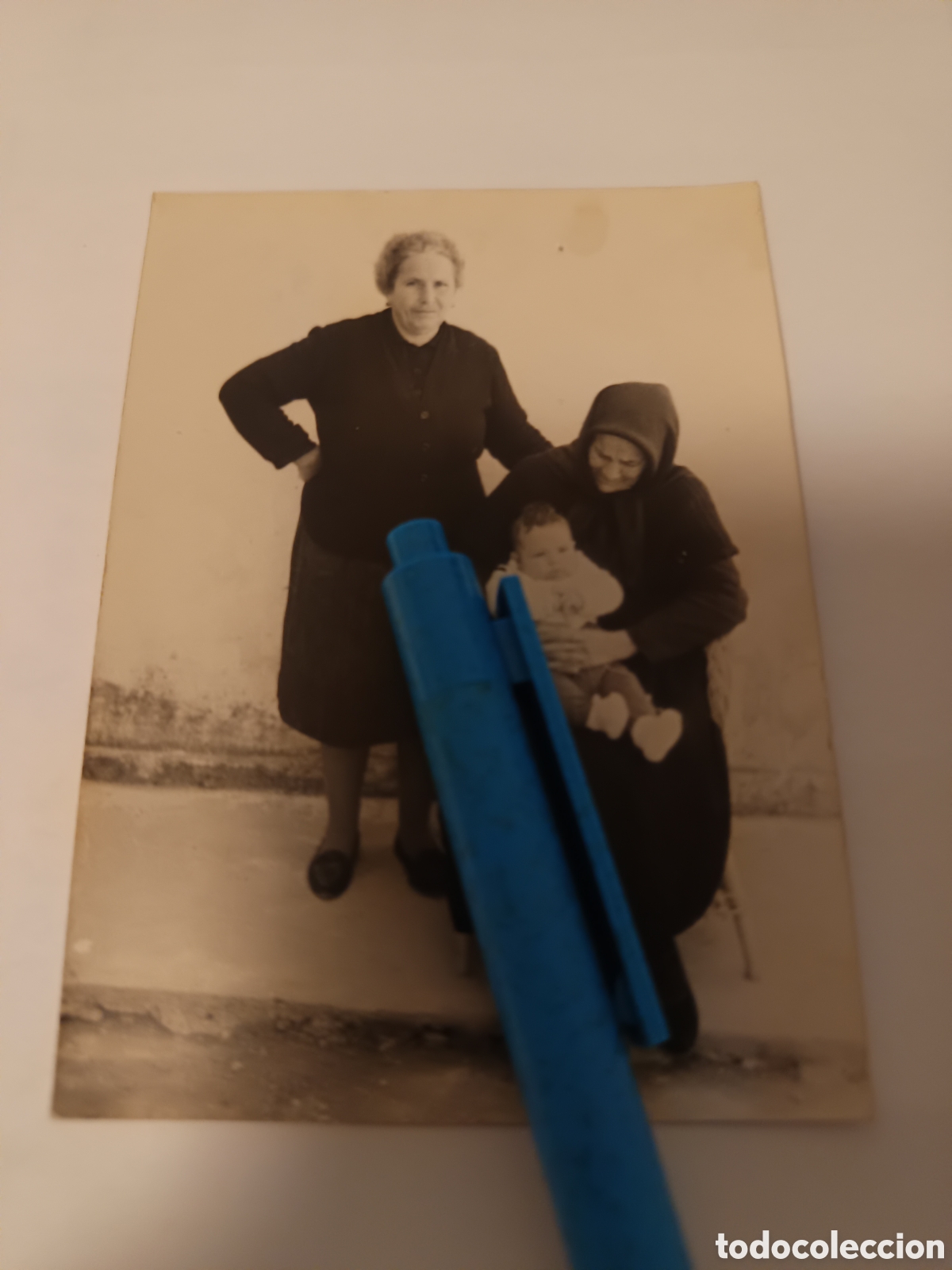 Fotografia antiga: FOTOGRAFIA MUJERES DE LUTO BISABUELA , ABUELA Y NIETO, MUJERES VALL DE UXO FOTOGRAFO ANTONIO CARO