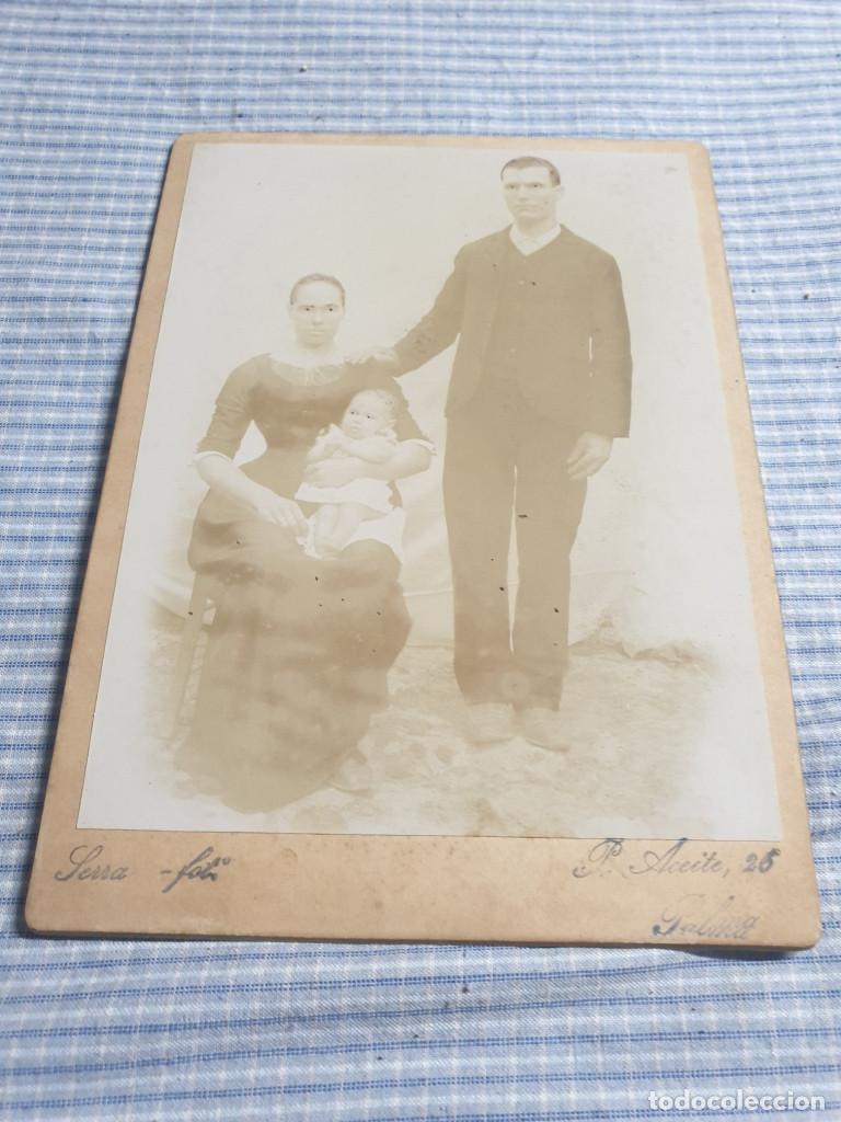 Antique Photography: Fotograf&iacute;a alb&uacute;mina Se&ntilde;ora Payesa, hija y marido. Palma. Mallorca. Serra Fot. Plaza Aceite 26.