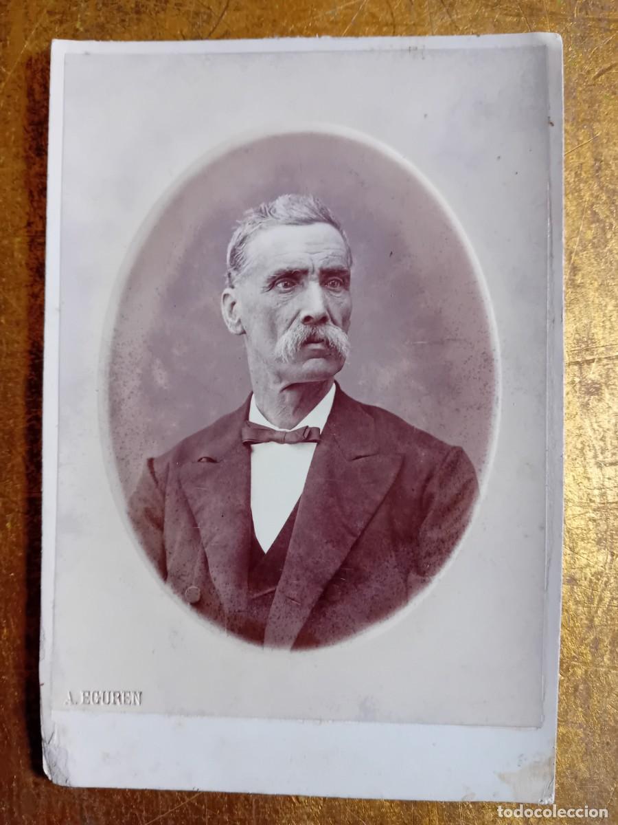 Fotografia antiga: Busto de hombre fot&oacute;grafo A. Eguren Valladolid d&eacute;cada de los 10.