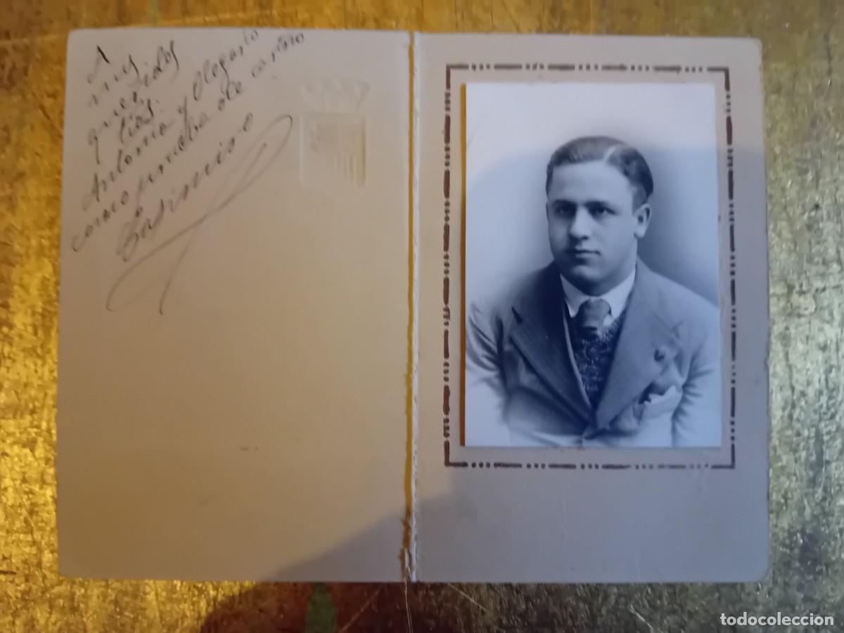Fotografia antiga: Busto de hombre Espa&ntilde;a d&eacute;cada de los 2030