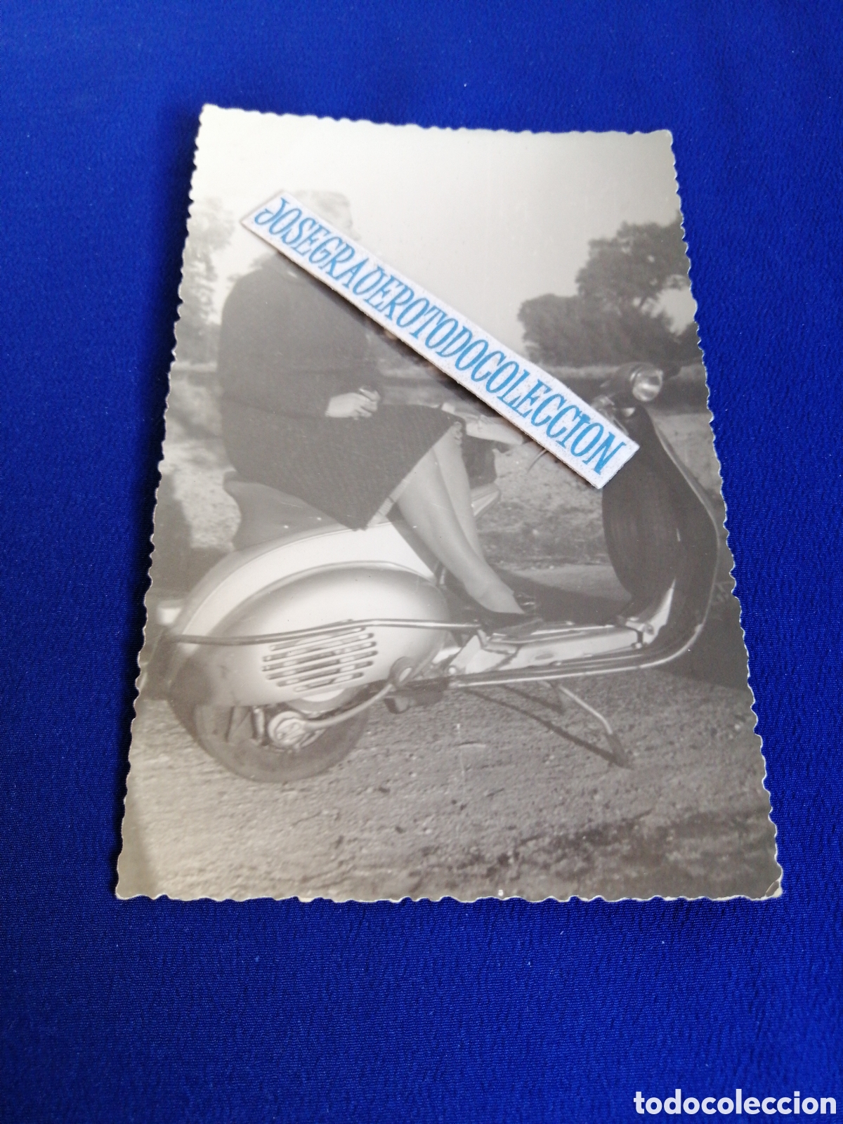 Fotografia antiga: MOTOVESPA MODELO POSANDO FOTOGRAF&Iacute;A ANTIGUA SIGLO PASADO -MOTOVESPA MODEL POSING