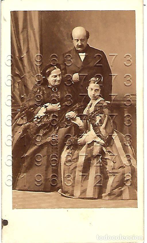 Alte Fotografie: 1860 MAR&Iacute;A CRISTINA DE BORBON AGUSTIN MU&Ntilde;OZ Y SU HIJA PARIS DISDERI CDV ALBUMINA FOTOGRAF&Iacute;A B56