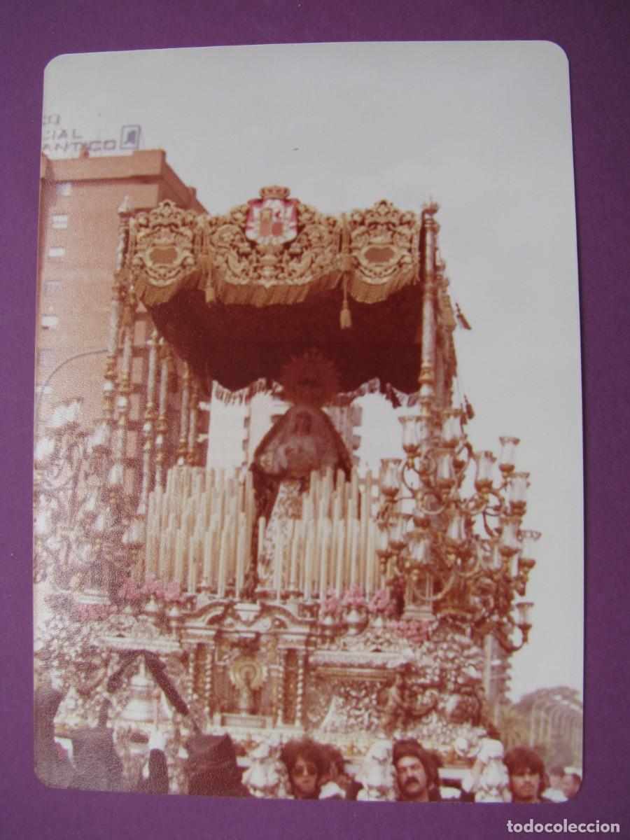 Fotografia antiga: FOTO DE SEMANA SANTA DE MALAGA. 1982. 12,5X9 CM