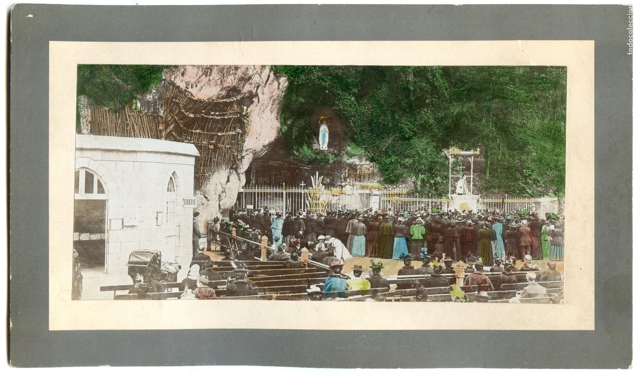 Antique Photography: La cueva de Lourdes, fotograf&iacute;a panor&aacute;mica coloreada, circa 1900, con sacerdote predicando