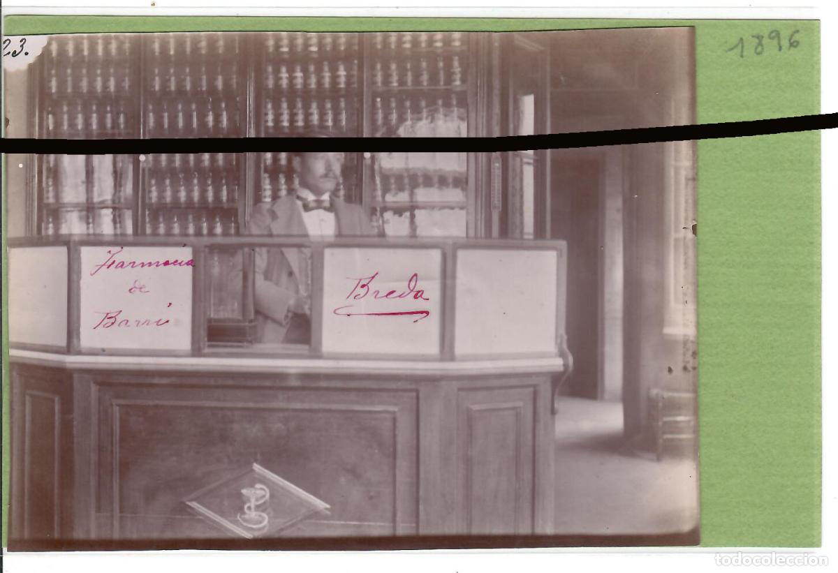 Fotograf&iacute;a antigua: Barcelona. Breda . Farmacia de barrio.Sin informaci&oacute;n... 1896. 11,2 x 15 cms. . Vell i Bell