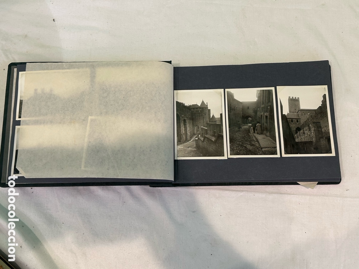 Fotograf&iacute;a antigua: &aacute;lbum de fotos antiguo en blanco y negro originales