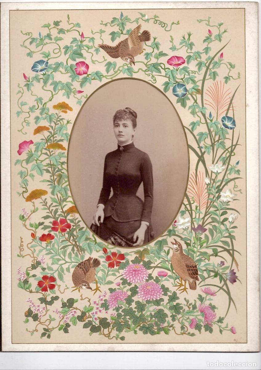 Fotograf&iacute;a antigua: RETRATO FEMENINO FOTO NADAR, PARIS. ENMARCADA SOBRE UNA MAGNIFICA ESCENA FLORAL Y ANIMAL. SIGLO XIX