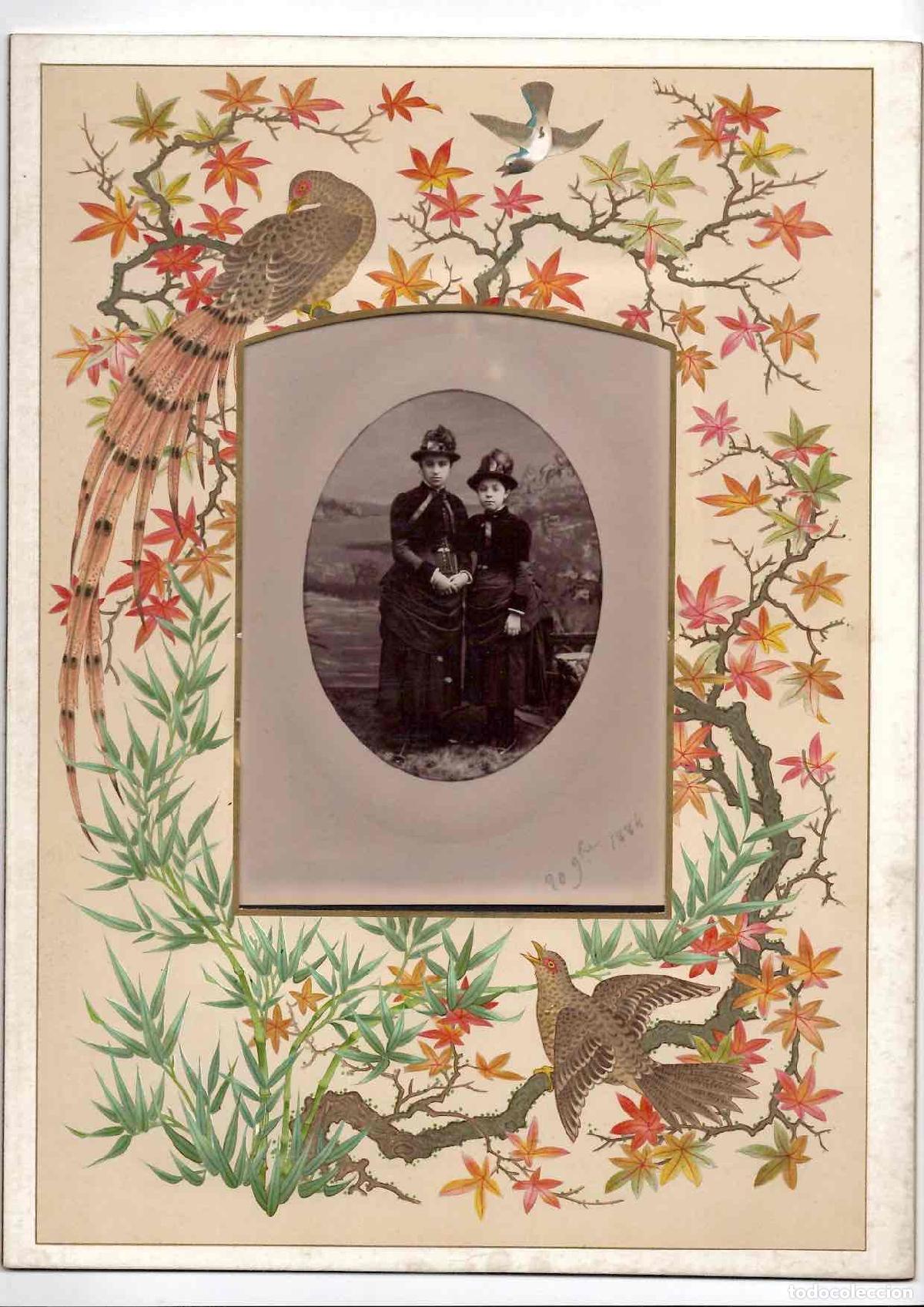 Fotograf&iacute;a antigua: RETRATO MUCHACHAS. YRONDY, PARIS. ENMARCADA SOBRE UNA MAGNIFICA ESCENA FLORAL Y ANIMAL. SIGLO XIX