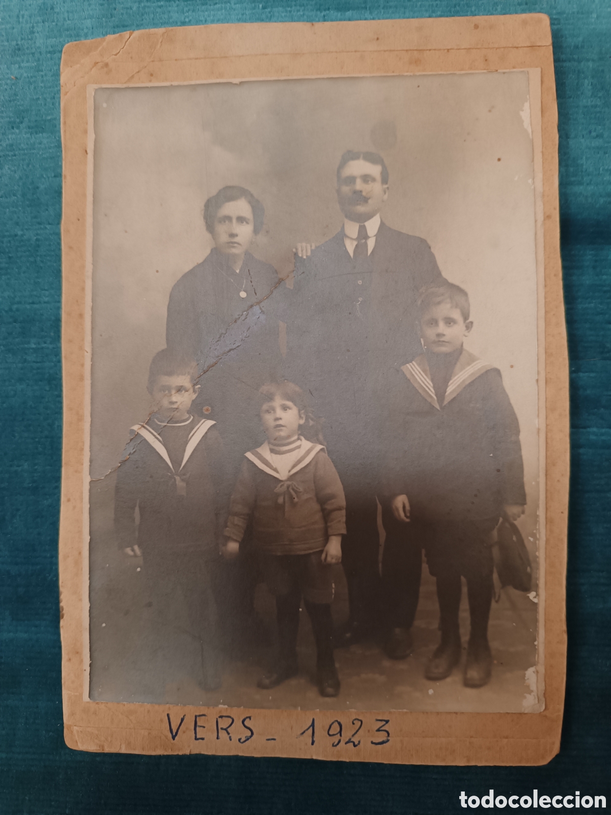 Fotograf&iacute;a antigua: Retrato familiar VERS 1923