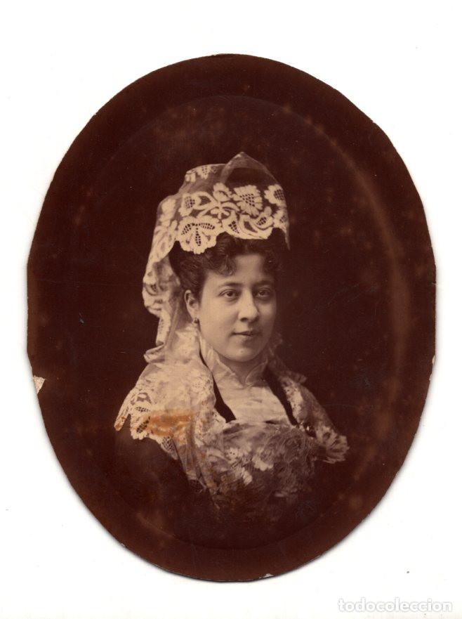 Fotograf&iacute;a antigua: MUJER CON MANTILLA. ADELAIDE PEREIRA. 10X13.