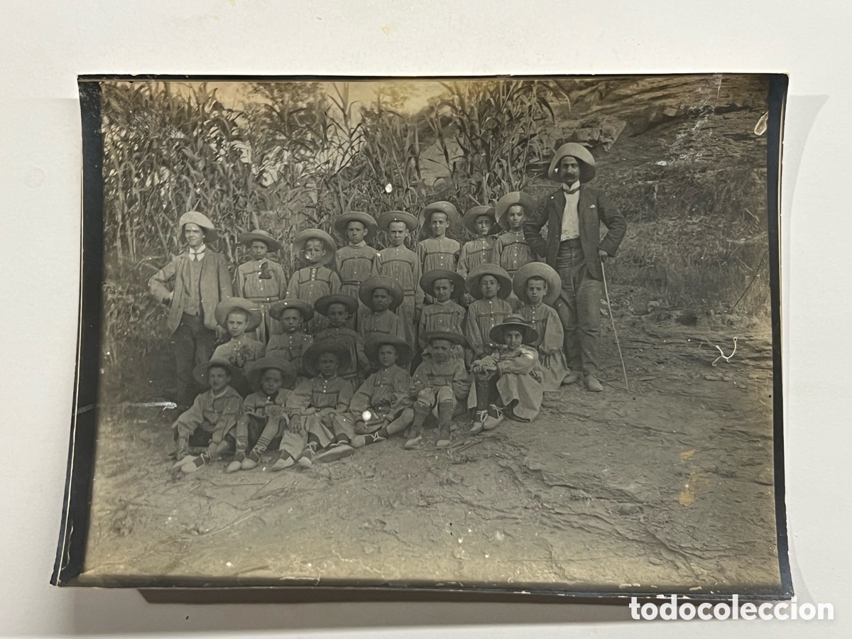 Fotograf&iacute;a antigua: BARCELONA y las Colonias Escolares una respuesta pedag&oacute;gica y sanitaria. Recuerdo escolar (h.1910?)