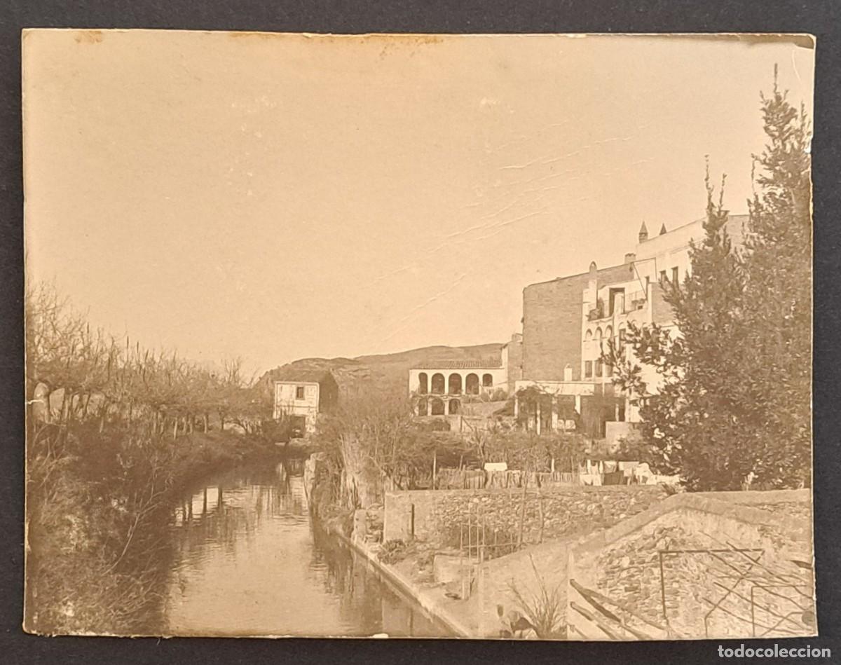 Fotograf&iacute;a antigua: ALBUMINA DE MOLINS DE REI (BARCELONA) MEDIDAS 10,50 X 8 PEGADA A CARTON