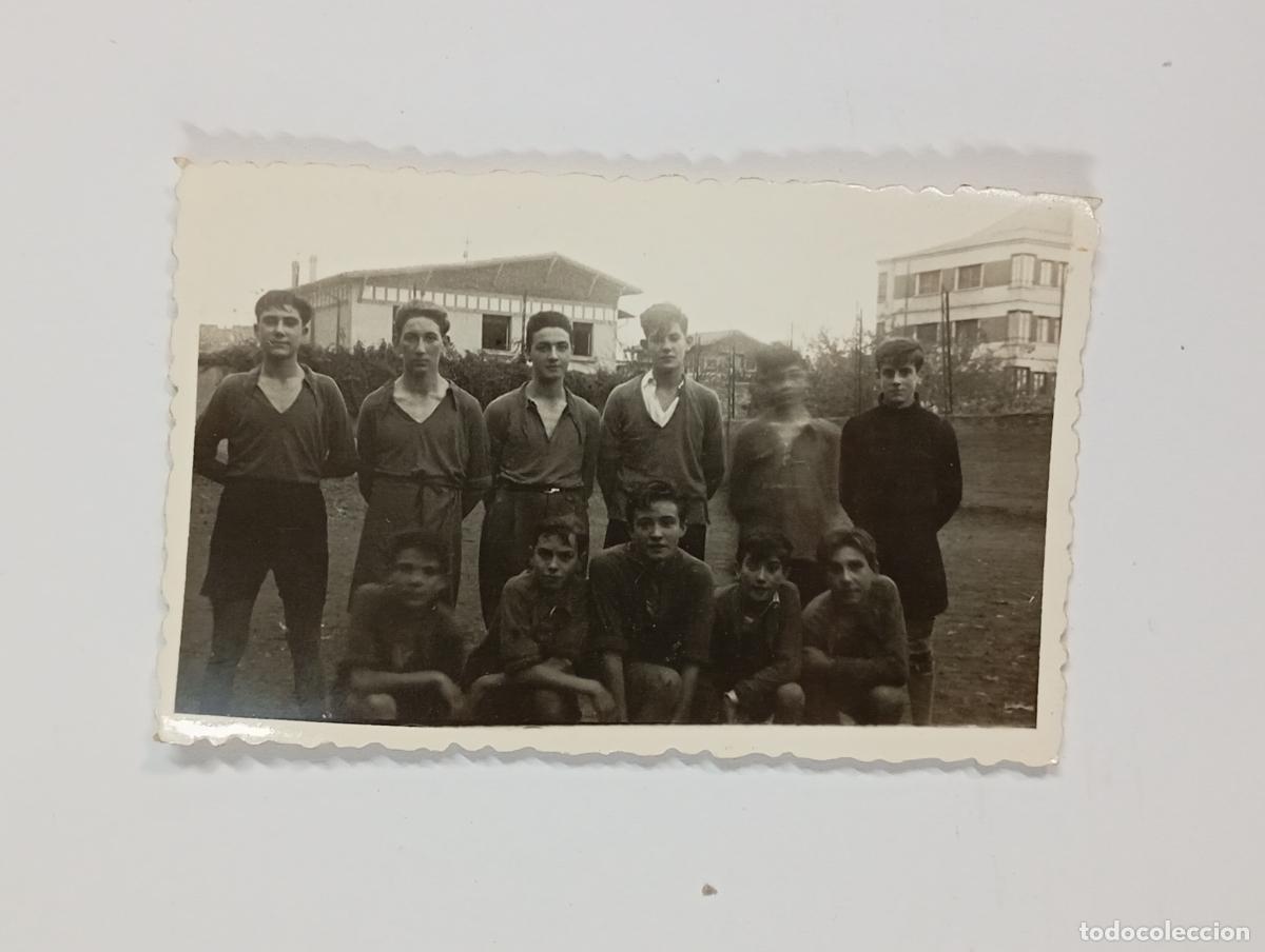 Fotografia antica: ANTIGUA FOTOGRAF&Iacute;A J&Oacute;VENES EQUIPO DE F&Uacute;TBOL. TDKP26Z2