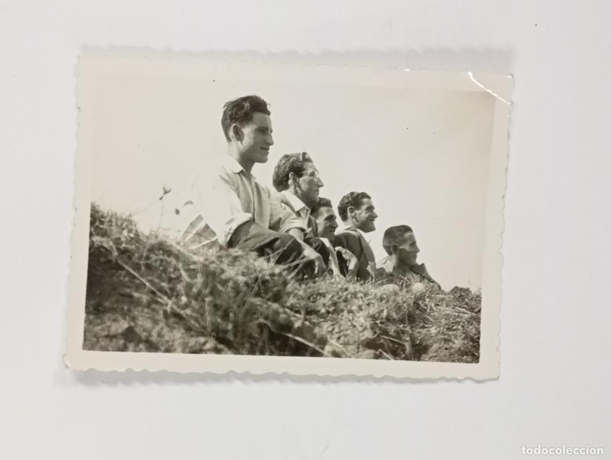 Fotograf&iacute;a antigua: ANTIGUA FOTOGRAF&Iacute;A HOMBRESEN EL CAMPO. TDKP26Z2
