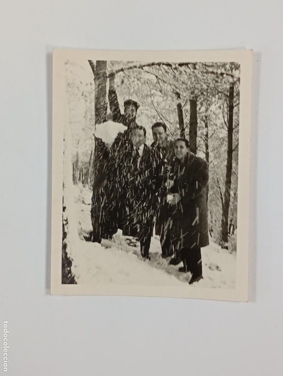 Fotograf&iacute;a antigua: ANTIGUA FOTOGRAF&Iacute;A PERSONAS EN LA NIEVE. TDKP26Z2