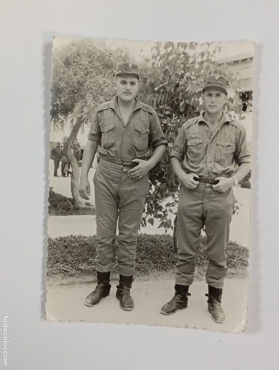 Fotograf&iacute;a antigua: ANTIGUA FOTOGRAF&Iacute;A PAREJA MILITARES POSANDO. TDKP26Z2