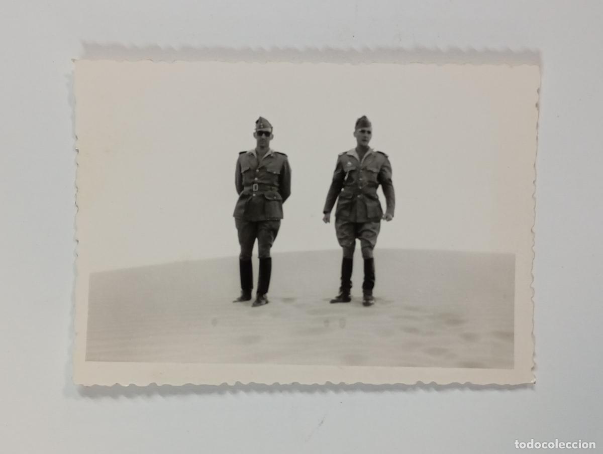 Fotograf&iacute;a antigua: ANTIGUA FOTOGRAF&Iacute;A MILITARES EN EL DESIERTO. TDKP26Z2