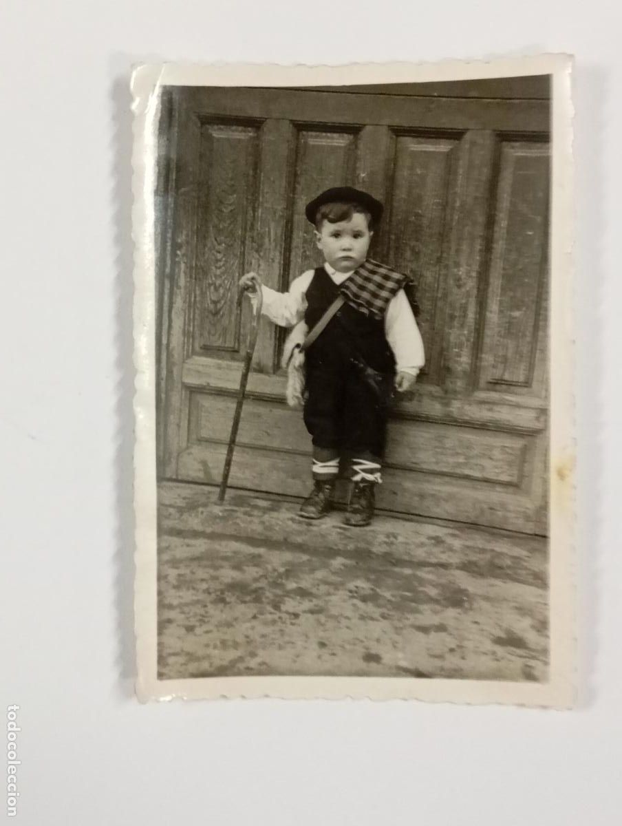 Alte Fotografie: ANTIGUA FOTOGRAF&Iacute;A NI&Ntilde;O POSANDO TRAJE T&Iacute;PICO. TDKP26Z2