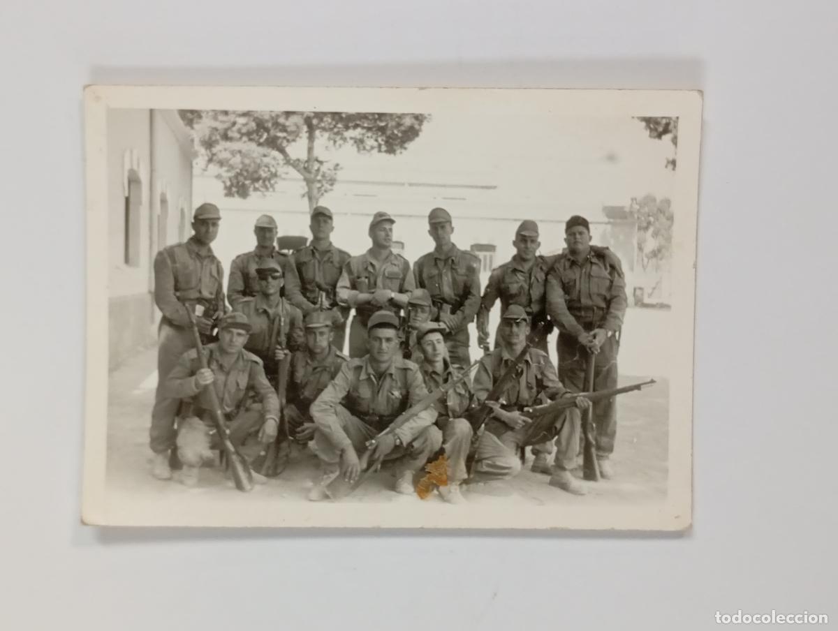 Fotografia antiga: ANTIGUA FOTOGRAF&Iacute;A MILITARES POSANDO. TDKP26Z2