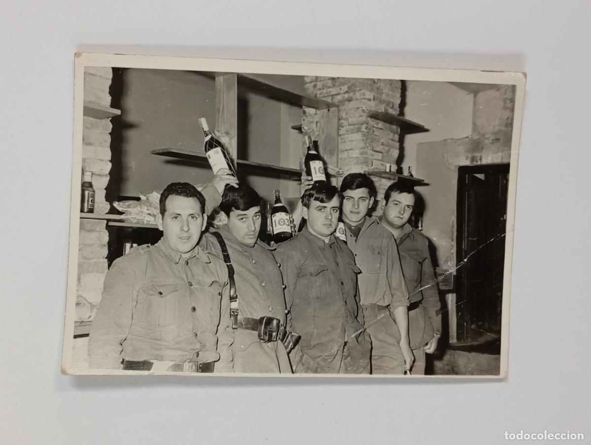 Fotografia antiga: ANTIGUA FOTOGRAF&Iacute;A MILITARES POSANDO. TDKP26Z2