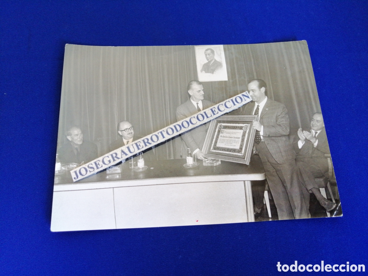 Alte Fotografie: SINDICATO PROVINCIAL DE LA CONSTRUCCI&Oacute;N, VIDRIO Y CER&Aacute;MICA 1965 CRUZ DE LA ORDEN CISNEROS