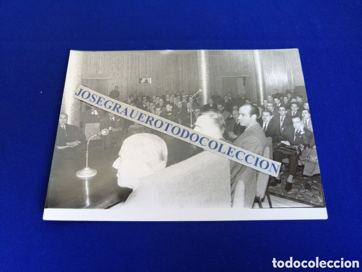 Photographie ancienne: SINDICATO PROVINCIAL DE LA CONSTRUCCI&Oacute;N, VIDRIO Y CER&Aacute;MICA 1965 CRUZ DE LA ORDEN CISNEROS