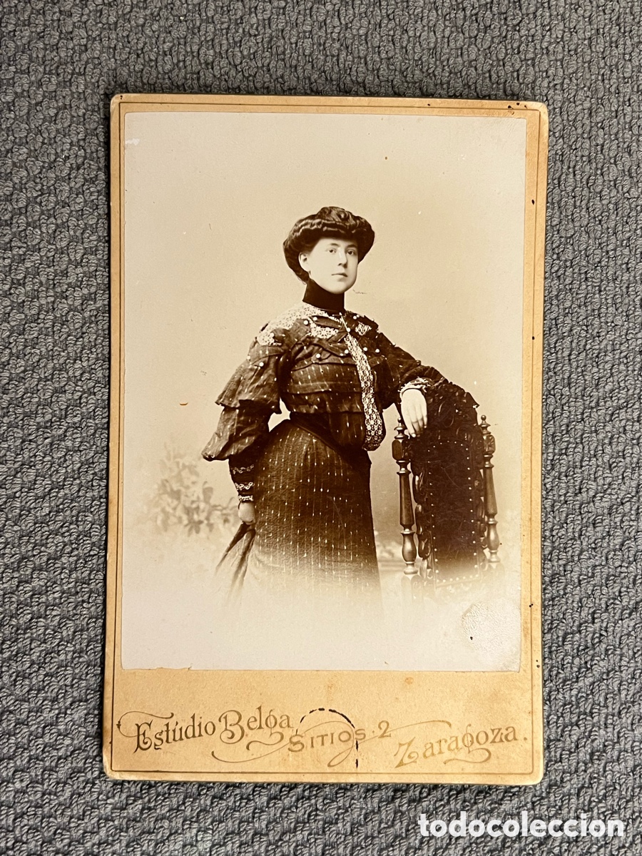 Fotograf&iacute;a antigua: ZARAGOZA. Estudio Belga.. Dama Aragonesa. Retrato gabinete (h.1900?) Med&iacute;das: 16,5 x 10,5 cm.,